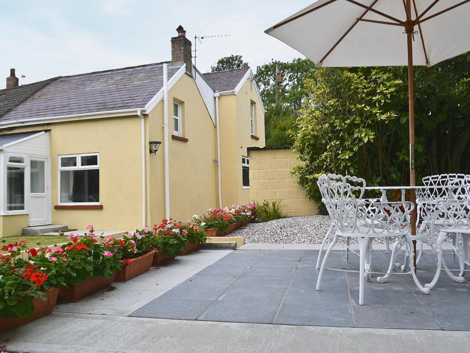 Bont Cottage Kidwelly Exterior photo